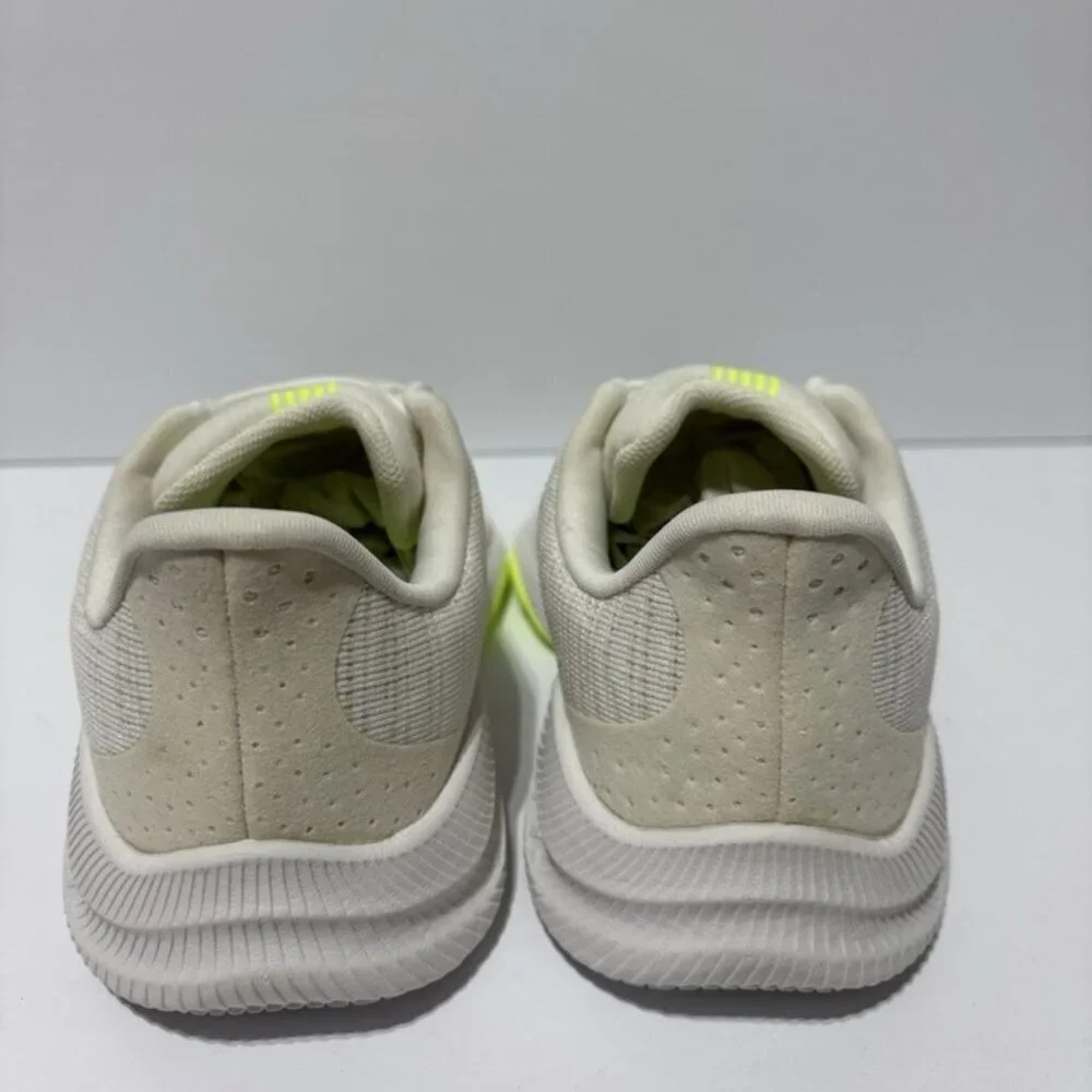 New Balance Women’s FuelCell Shift Trainer V2 Sneakers White, Size 5 Wide